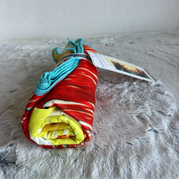 House of Clouds Palm Trees Sand Free
Microfiber Beach Towel New - Picture 6 of 13